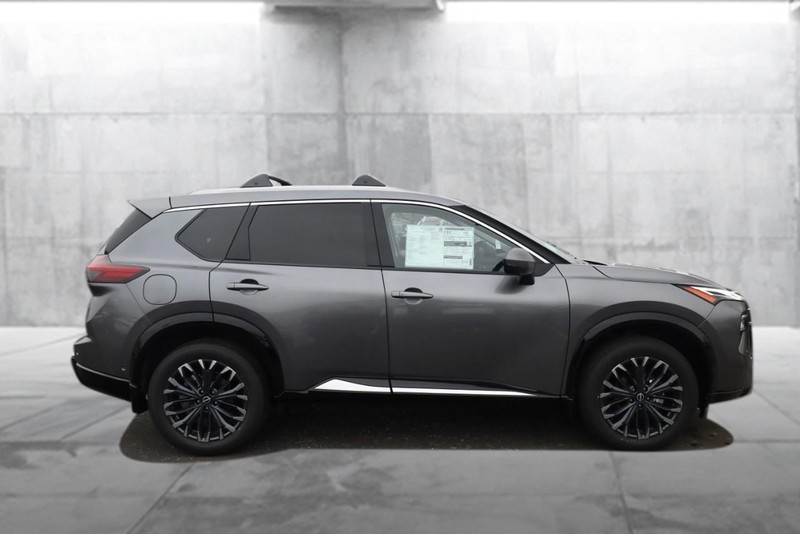 Nissan Rogue Vehicle Image 05