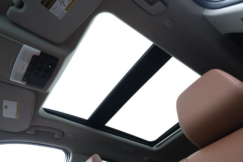 Nissan Rogue Vehicle Image 08