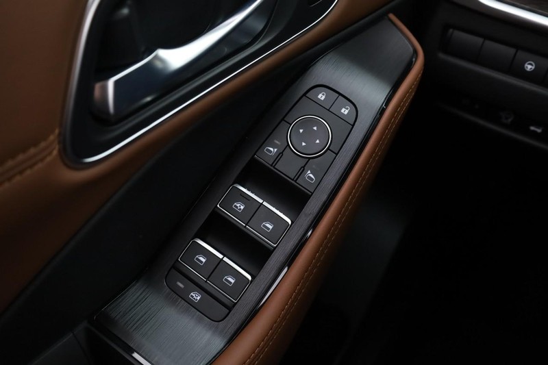 Nissan Rogue Vehicle Image 13