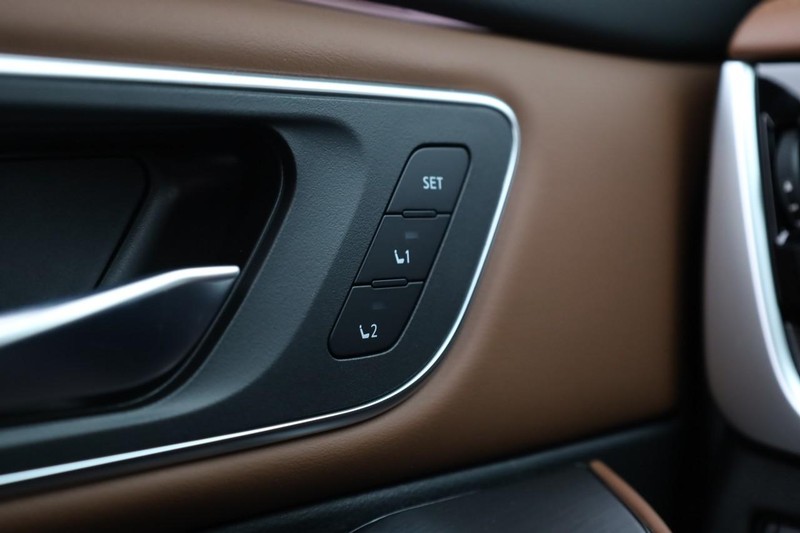 Nissan Rogue Vehicle Image 15