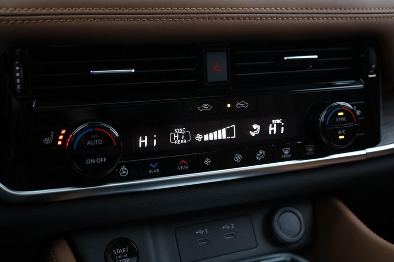 Nissan Rogue Vehicle Image 20