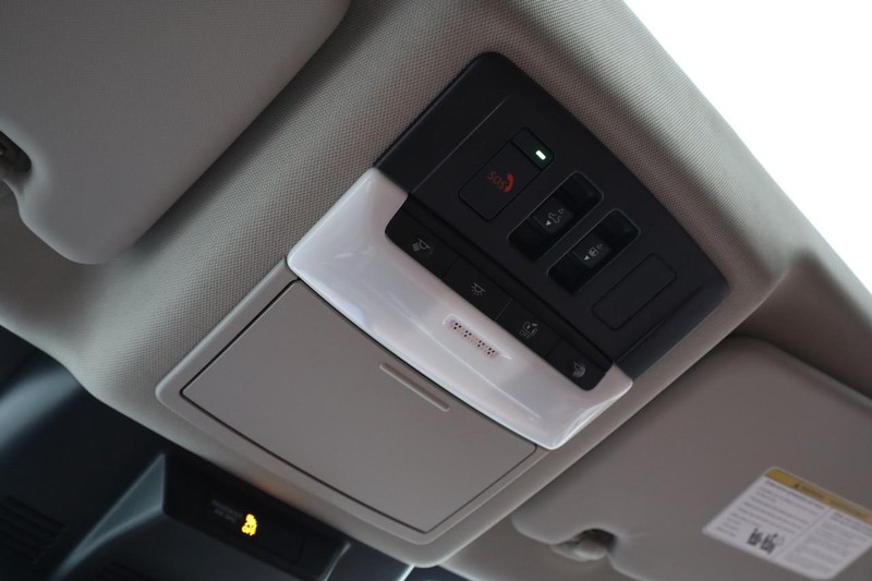 Nissan Rogue Vehicle Image 23