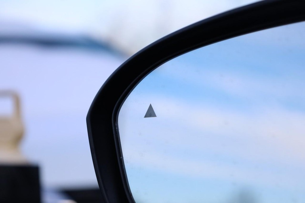 Nissan Kicks Vehicle Full-screen Gallery Image 20