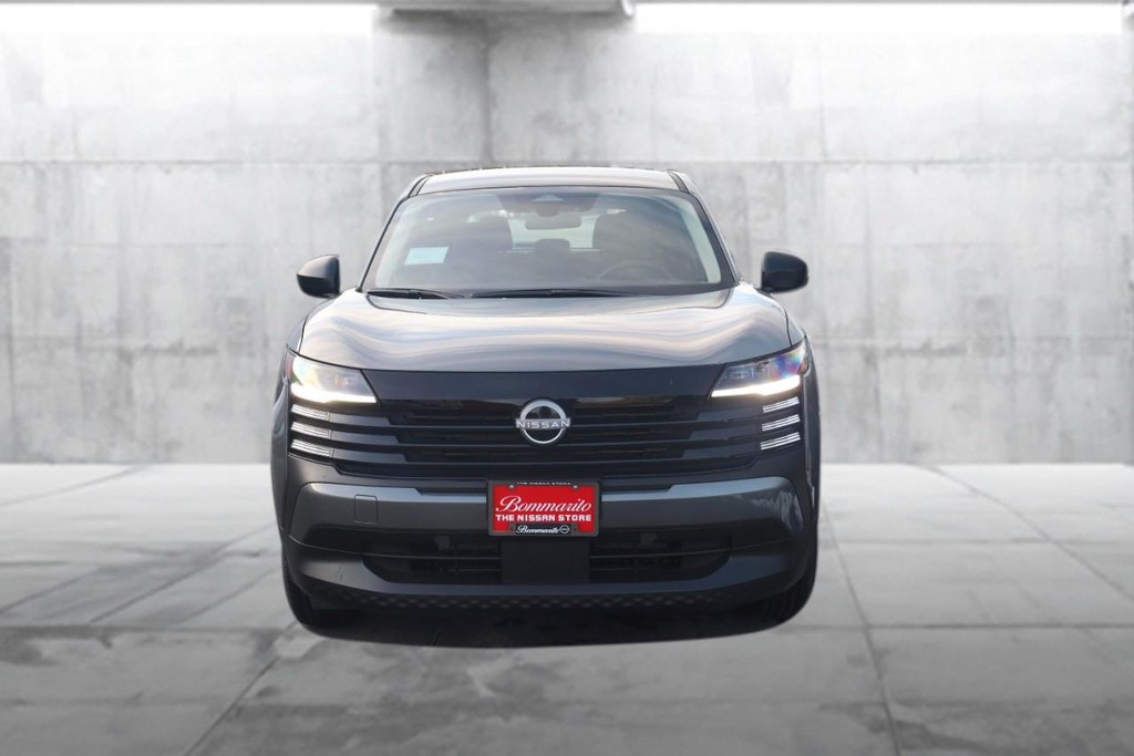 Nissan Kicks Vehicle Full-screen Gallery Image 4