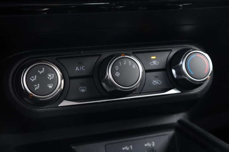 Nissan Kicks Vehicle Image 14