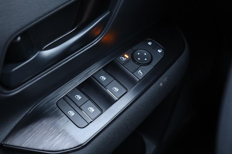 Nissan Kicks Vehicle Image 18