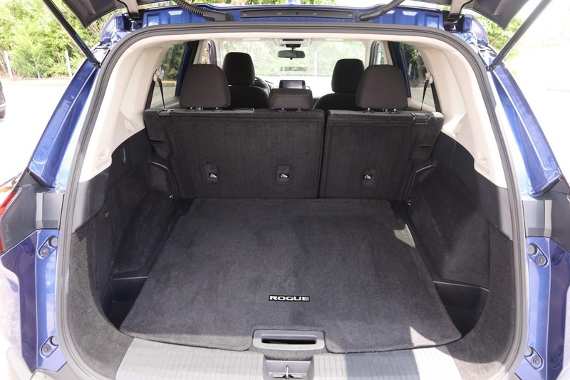 Nissan Rogue Vehicle Image 07