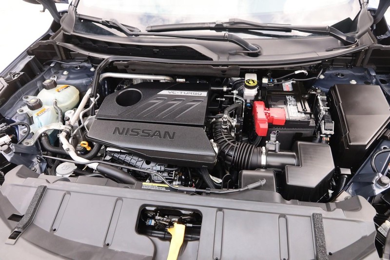 Nissan Rogue Vehicle Image 24