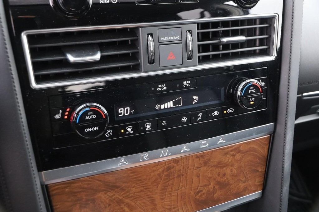 Nissan Armada Vehicle Full-screen Gallery Image 16