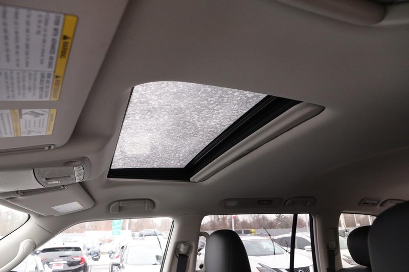 Nissan Armada Vehicle Image 32