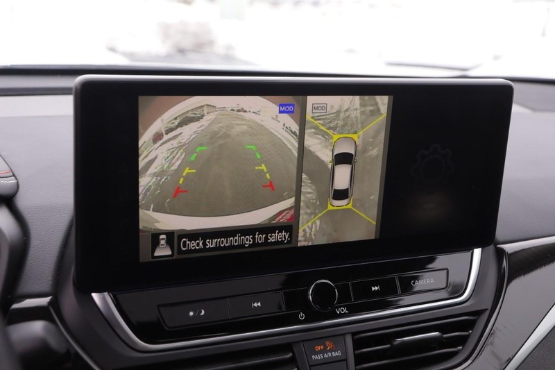 Nissan Altima Vehicle Image 16