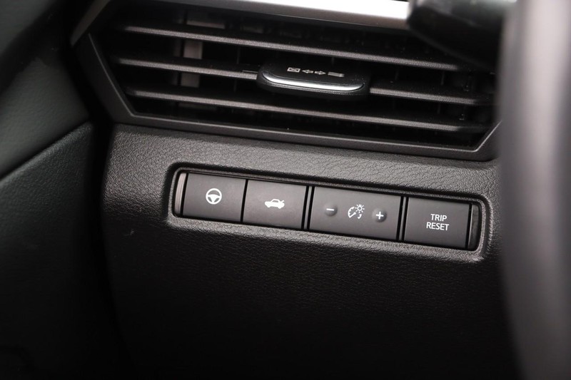 Nissan Altima Vehicle Image 20