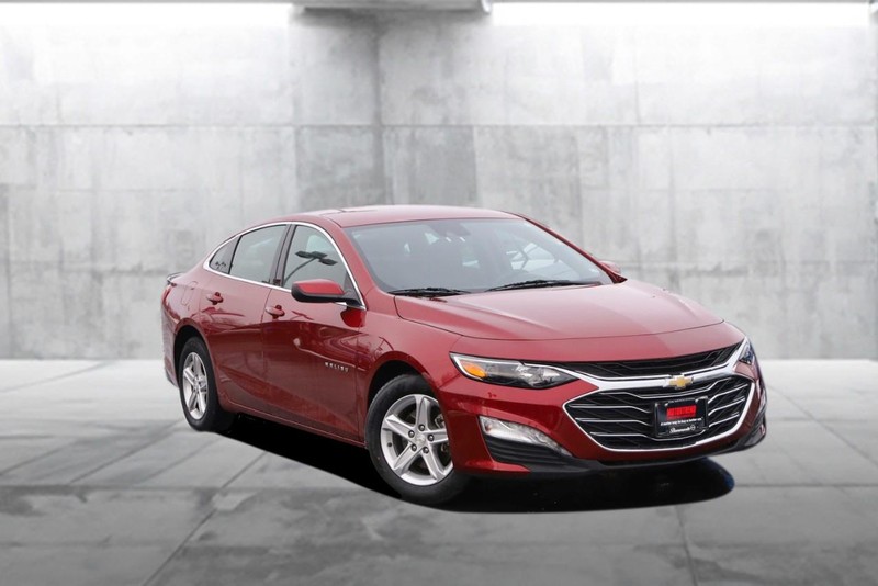 Chevrolet Malibu Vehicle Full-screen Gallery Image 02