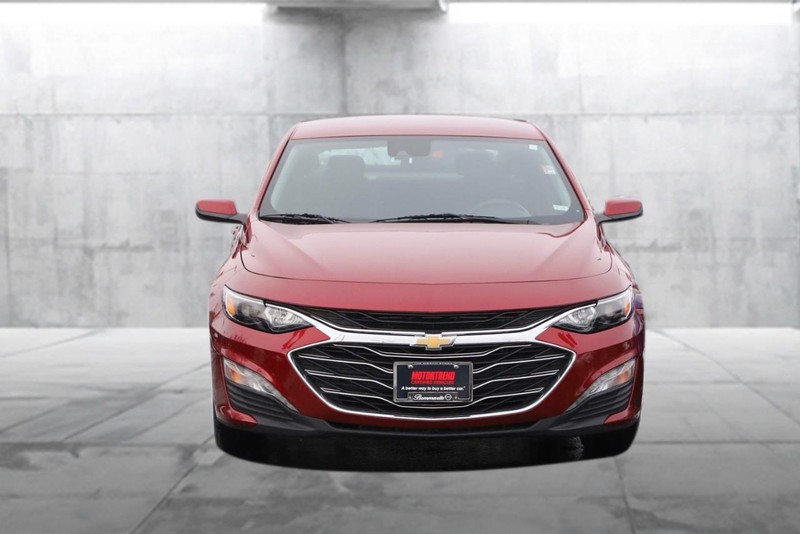Chevrolet Malibu Vehicle Full-screen Gallery Image 04