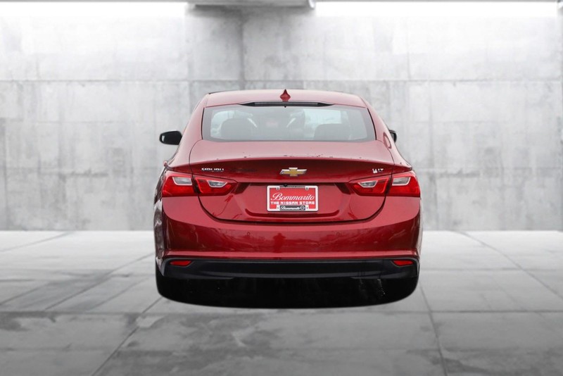 Chevrolet Malibu Vehicle Full-screen Gallery Image 06