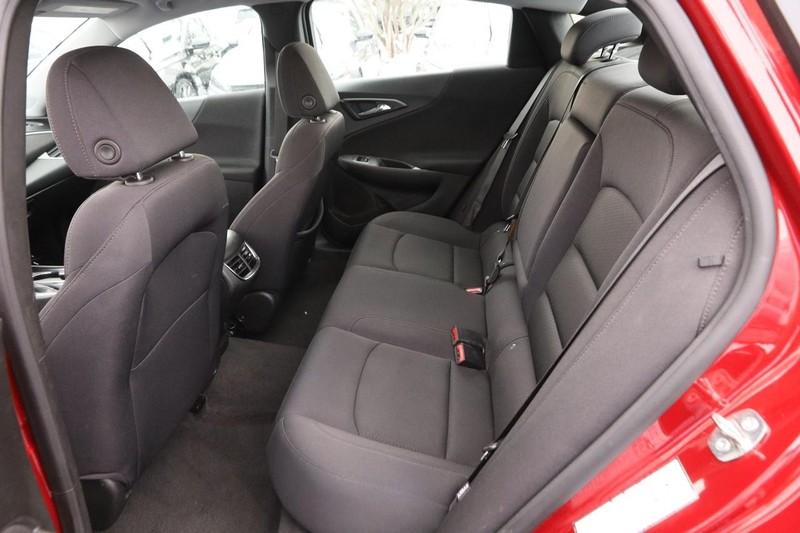 Chevrolet Malibu Vehicle Full-screen Gallery Image 09