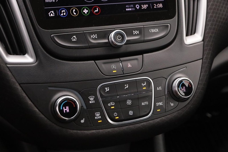 Chevrolet Malibu Vehicle Full-screen Gallery Image 17