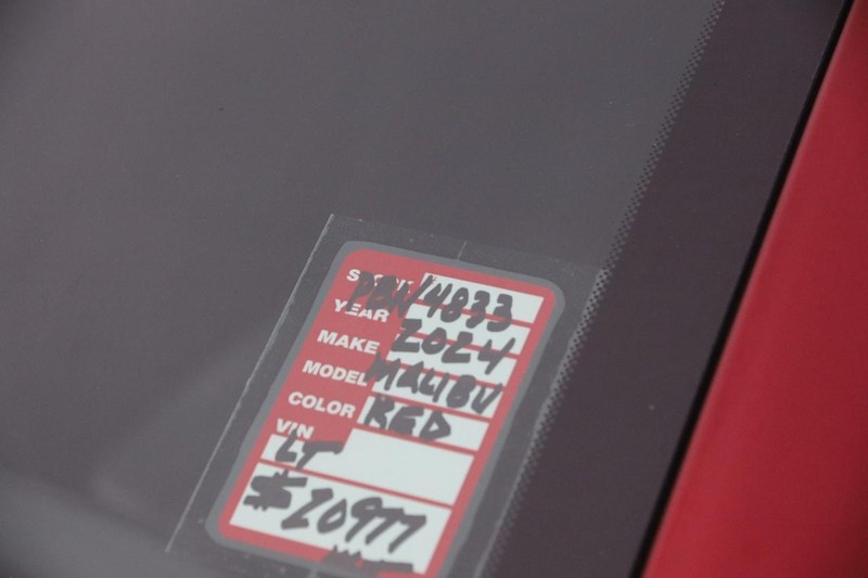 Chevrolet Malibu Vehicle Full-screen Gallery Image 26