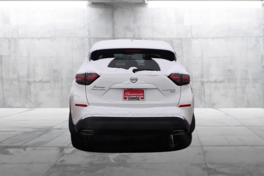 Nissan Murano Vehicle Full-screen Gallery Image 6