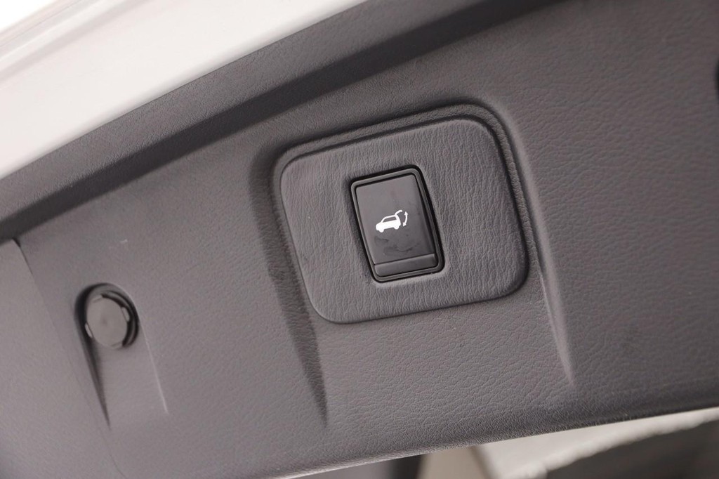 Nissan Murano Vehicle Full-screen Gallery Image 8