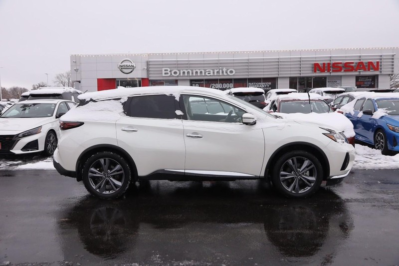 Nissan Murano Vehicle Image 05