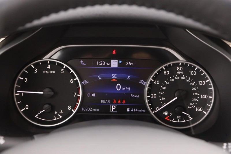 Nissan Murano Vehicle Image 15