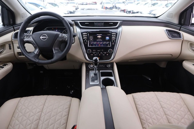 Nissan Murano Vehicle Image 22