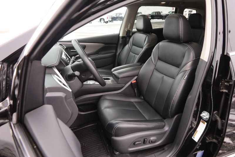 Nissan Murano Vehicle Image 09