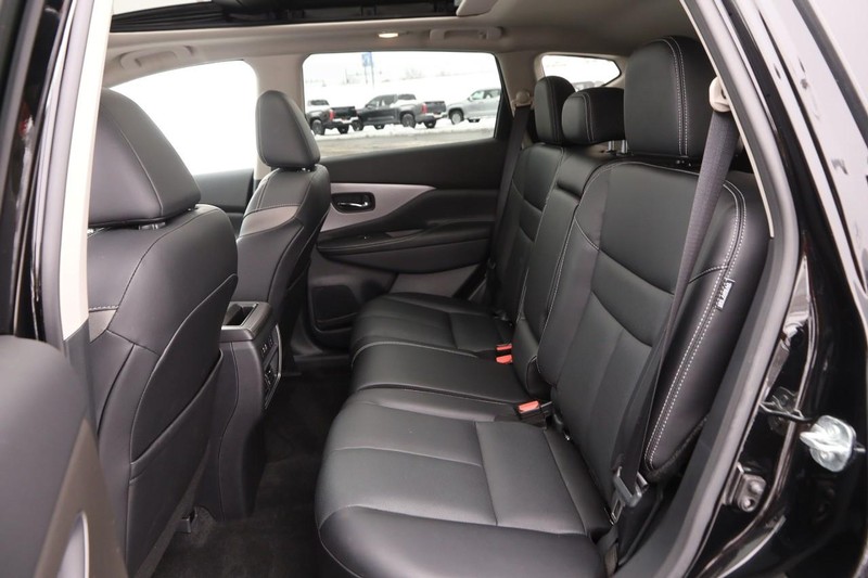 Nissan Murano Vehicle Image 10