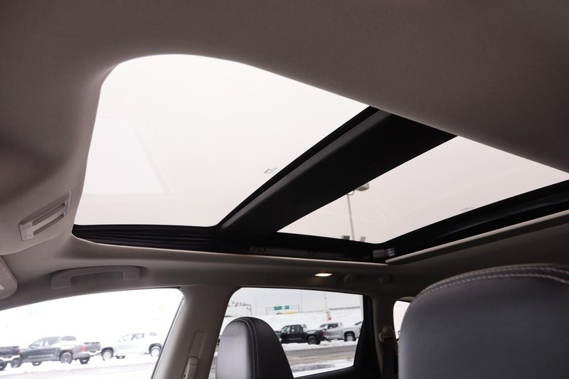 Nissan Murano Vehicle Image 11