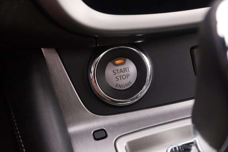 Nissan Murano Vehicle Image 16