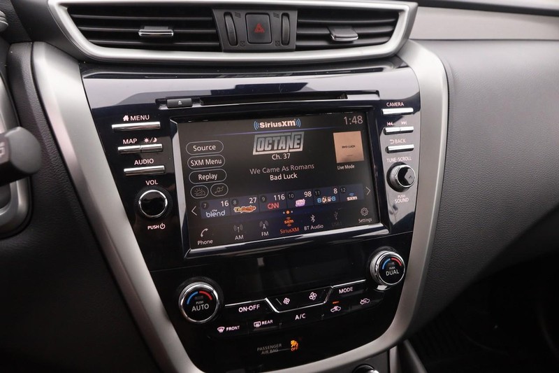 Nissan Murano Vehicle Image 17