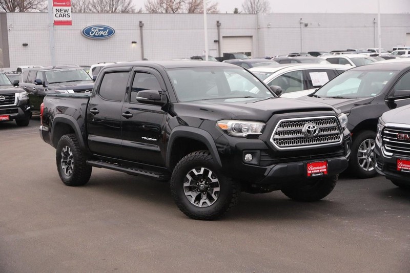 Toyota Tacoma Vehicle Image 02