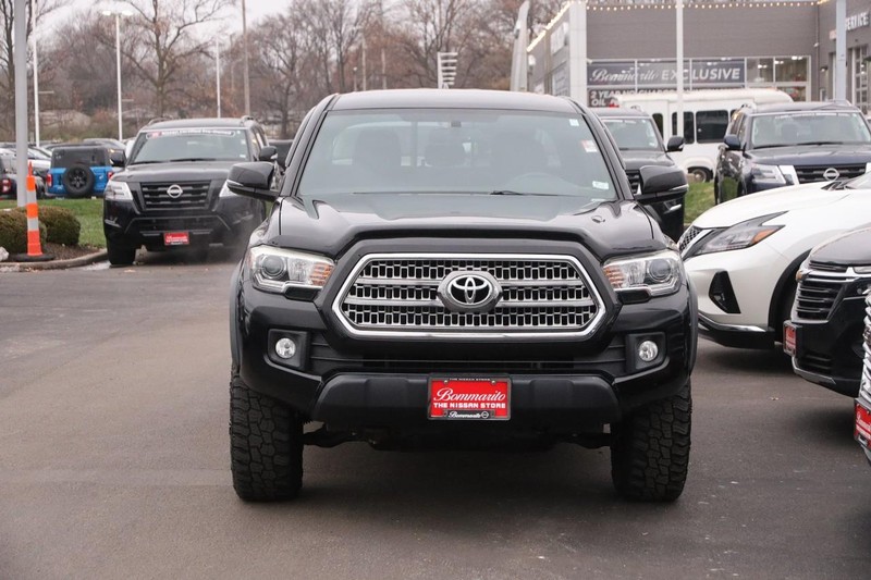 Toyota Tacoma Vehicle Image 04