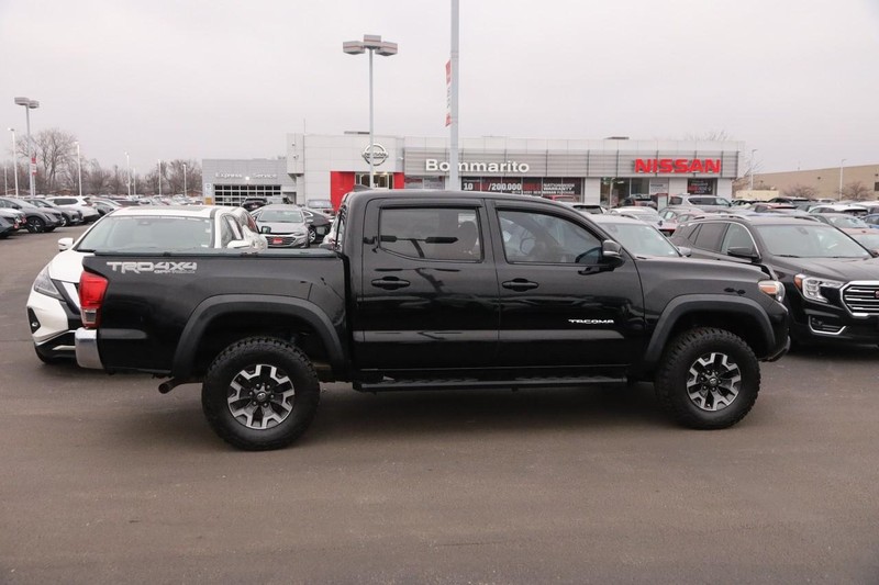 Toyota Tacoma Vehicle Image 05
