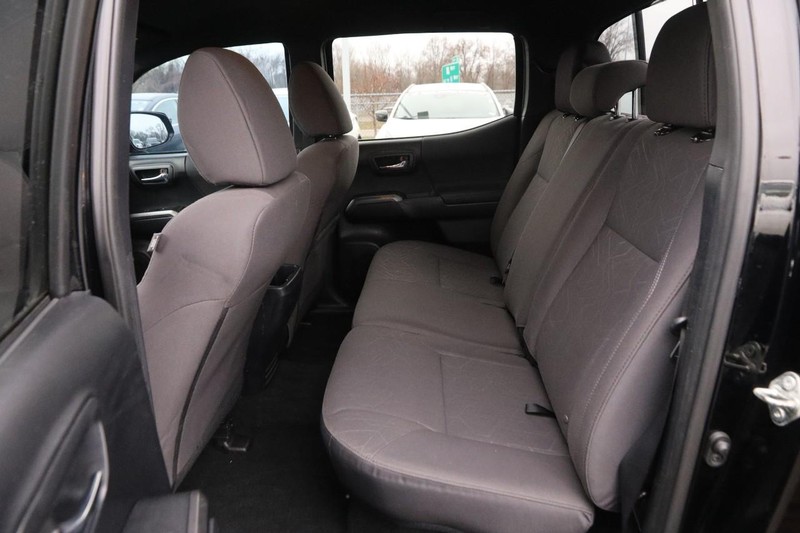 Toyota Tacoma Vehicle Image 08