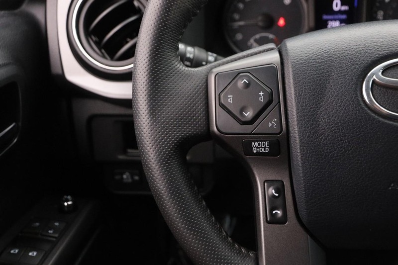 Toyota Tacoma Vehicle Image 10