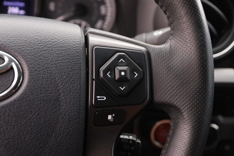 Toyota Tacoma Vehicle Image 11