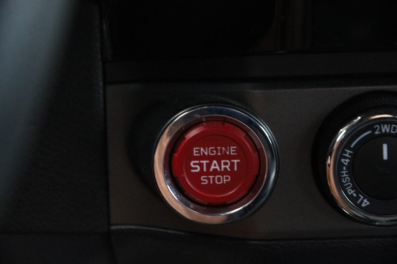 Toyota Tacoma Vehicle Image 13