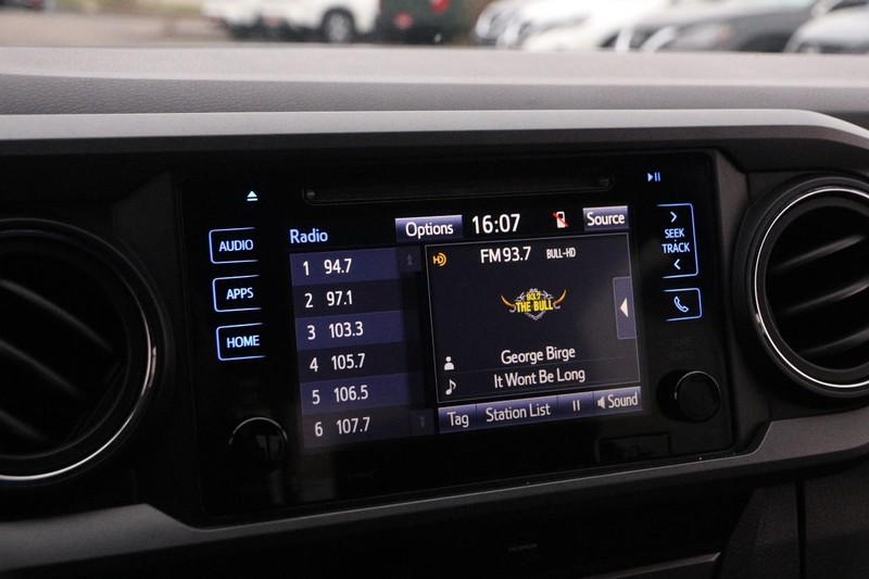 Toyota Tacoma Vehicle Image 17