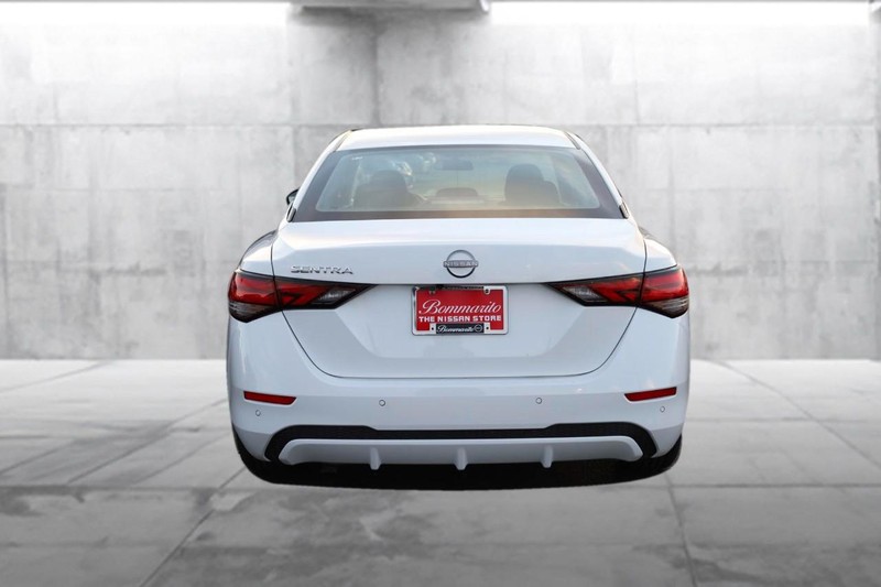 Nissan Sentra Vehicle Image 06