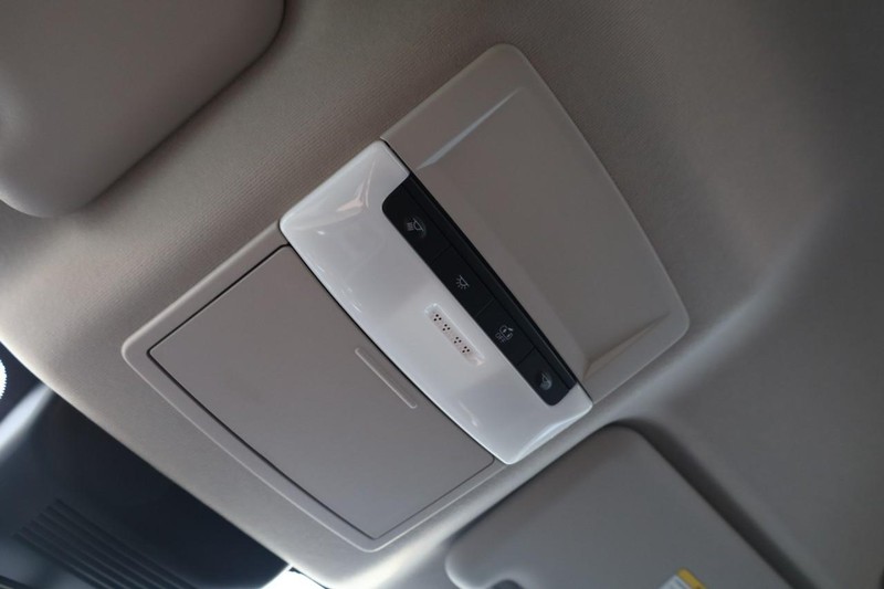 Nissan Sentra Vehicle Image 16