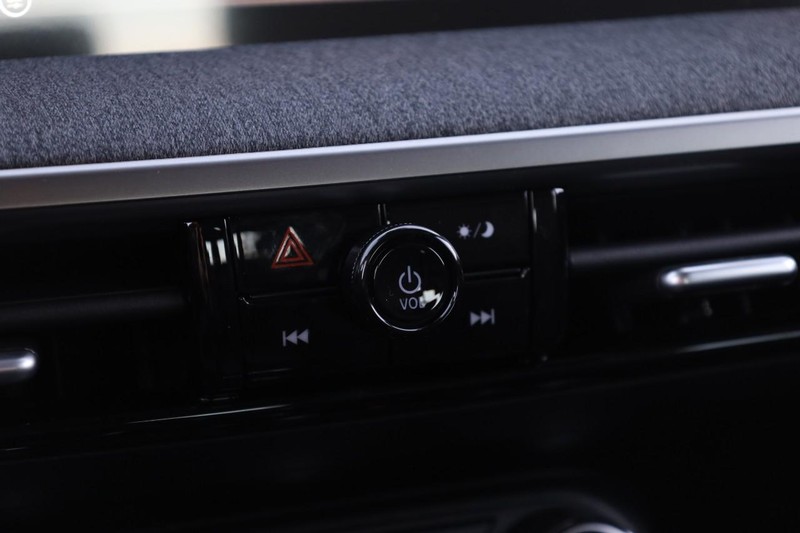 Nissan Kicks Vehicle Image 13