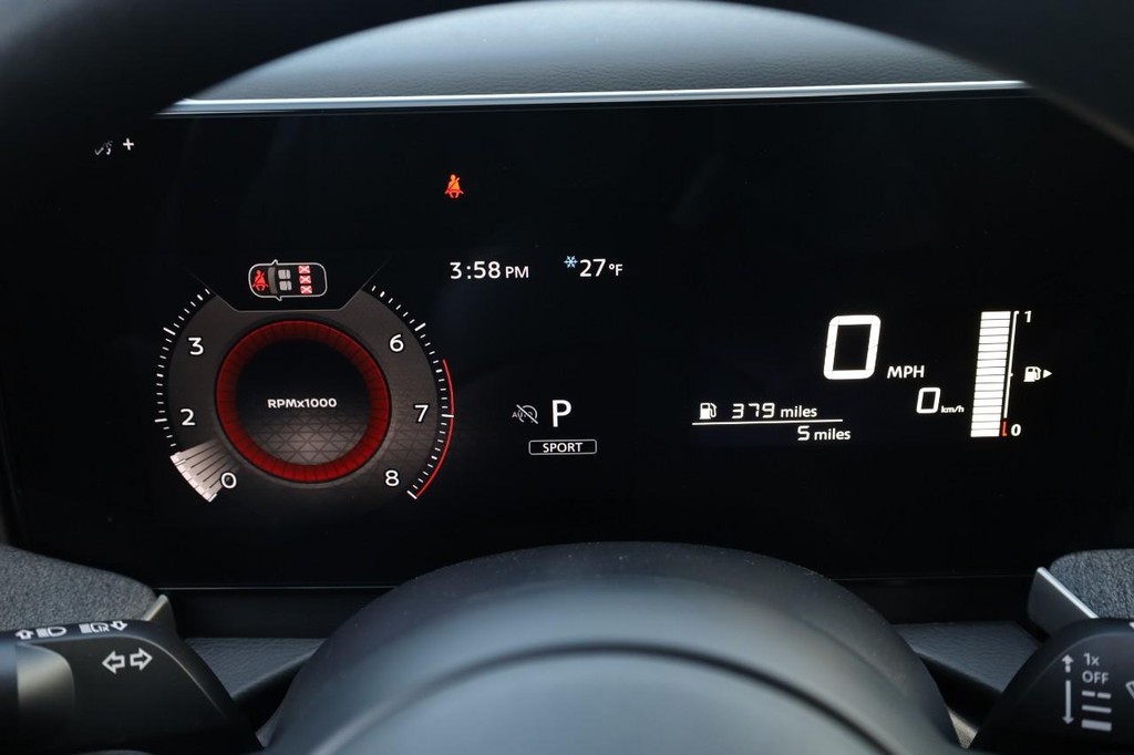 Nissan Kicks Vehicle Full-screen Gallery Image 10