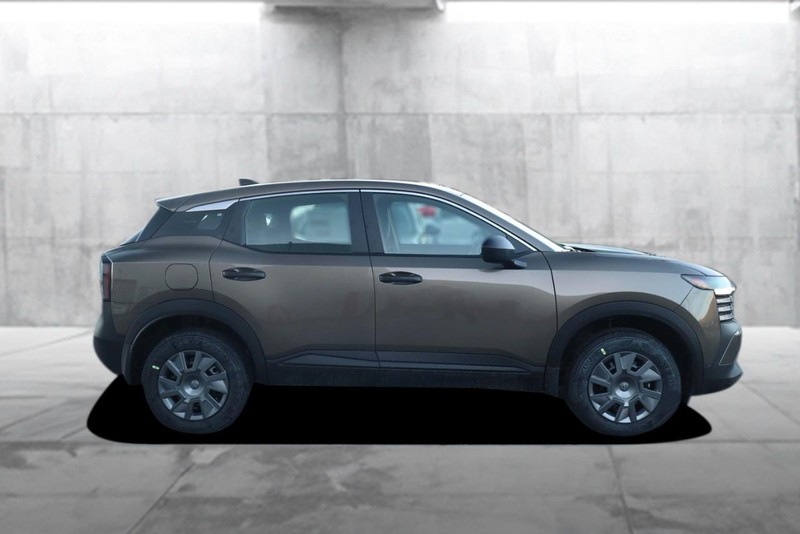 Nissan Kicks Vehicle Image 05