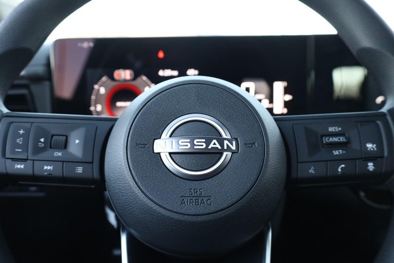 Nissan Kicks Vehicle Image 09