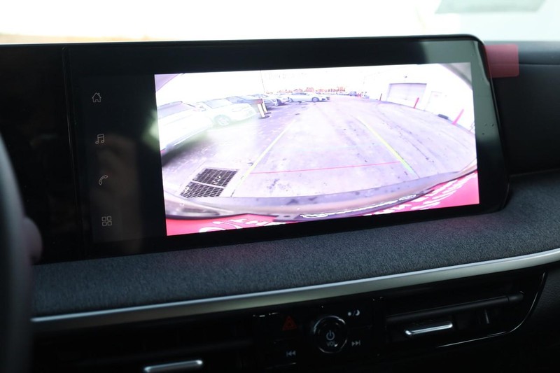 Nissan Kicks Vehicle Image 12