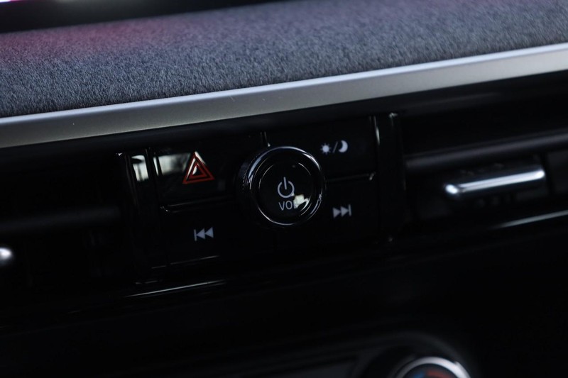 Nissan Kicks Vehicle Image 13