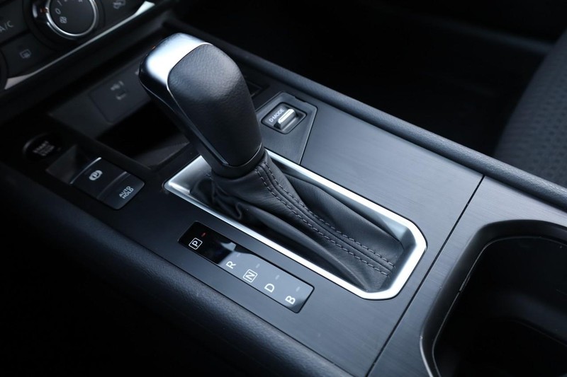 Nissan Kicks Vehicle Image 16