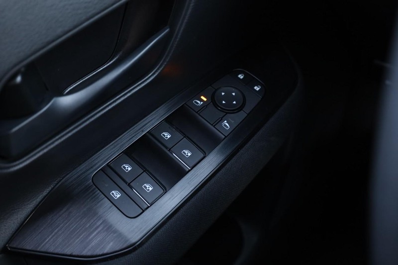 Nissan Kicks Vehicle Image 18